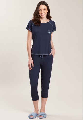 Pijama Baunilha de Manga Curta e Capri de Viscose Stretch
