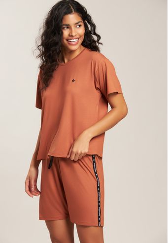Pijama Baunilha Manga Curta Com Meia Coxa de Viscose Stretch