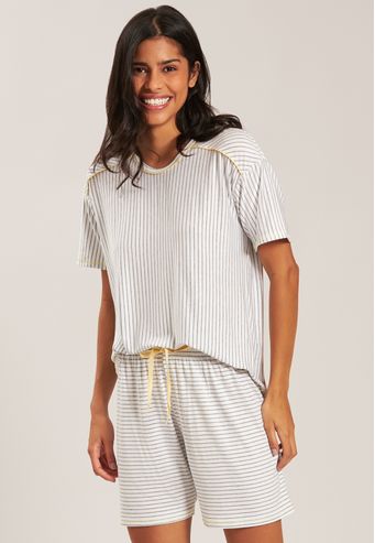 Pijama Curto Com Meia Coxa de Viscose Listrada Baunilha