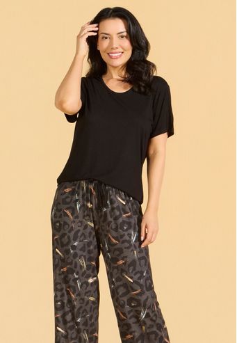 Pijama Manga Curta Com Capri