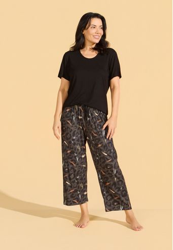 Pijama Manga Curta Com Capri