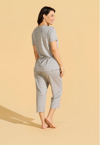 Pijama Manga Curta com Capri