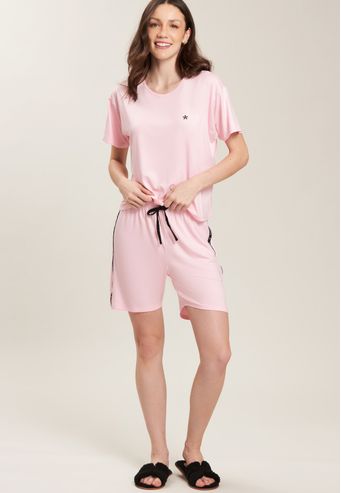 Pijama Baunilha Manga Curta Com Meia Coxa de Viscose Stretch