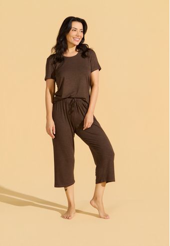 Pijama Manga Curta Com Capri