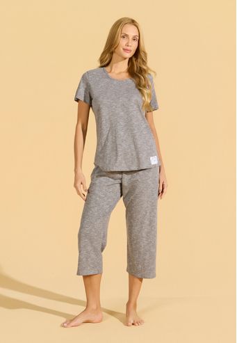 Pijama Manga Curta com Capri