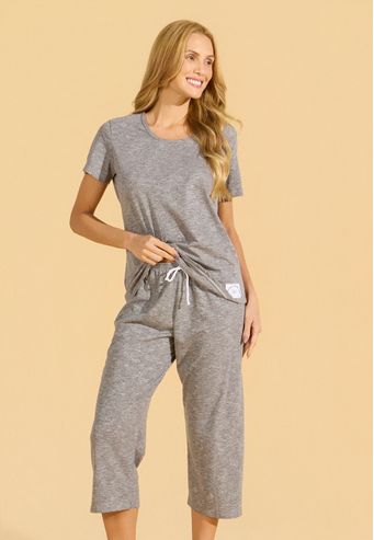 Pijama Manga Curta com Capri